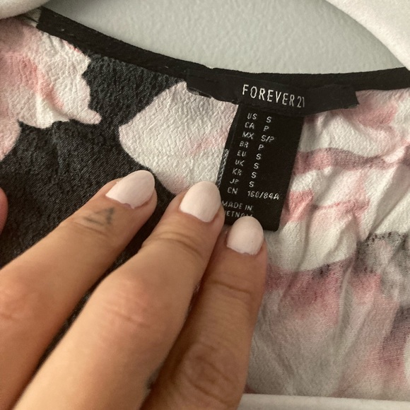 Cropped Floral Wrap Shirt Forever 21 - Picture 3 of 3